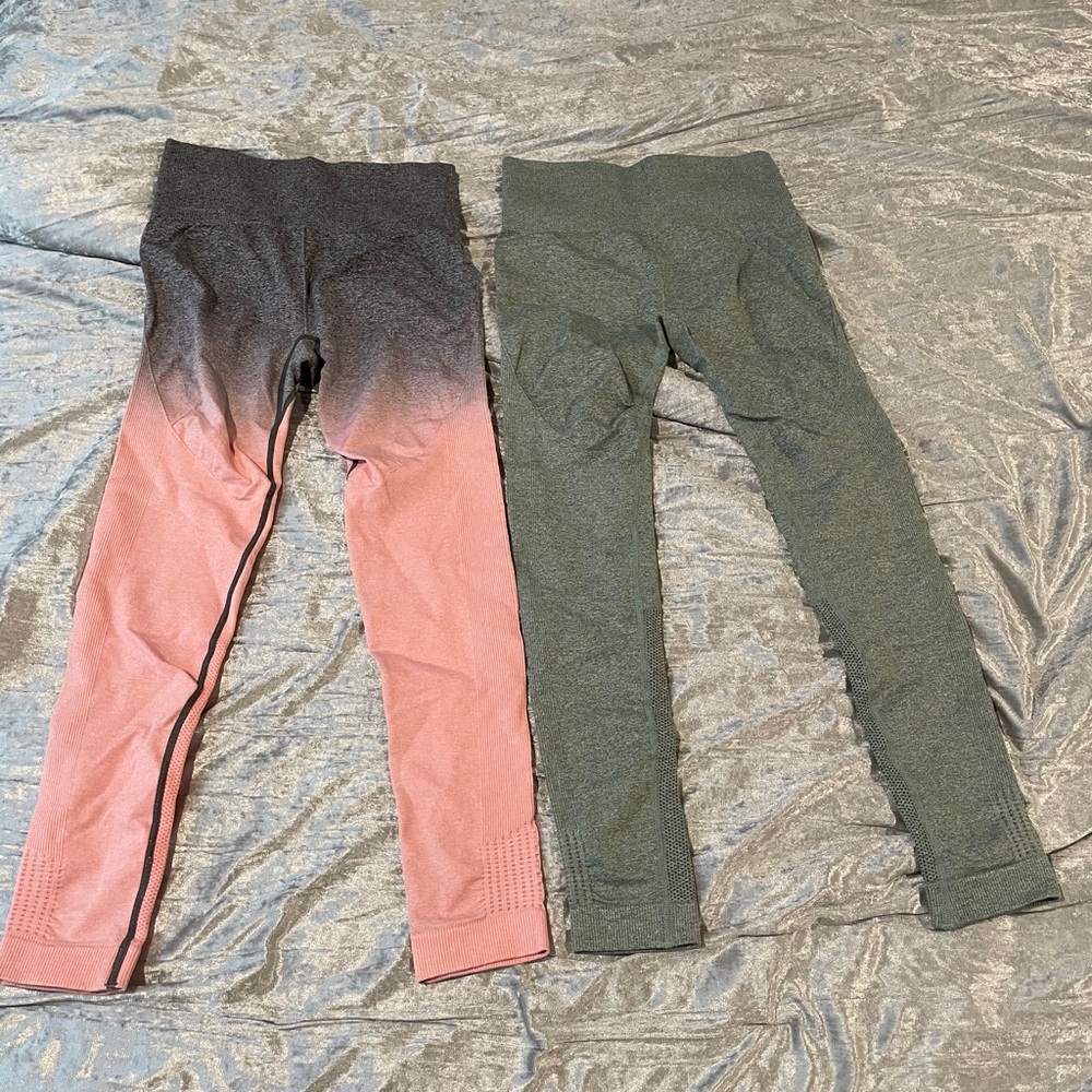 Unbranded leggings.